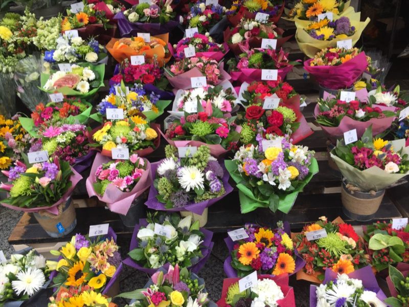 ロンドンの花束 街でみかけるイングリッシュ センスの花束たち 造園会社 ぐりんぐりん