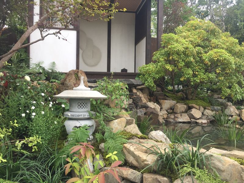 横浜と八王子の繋がりを表現した庭園