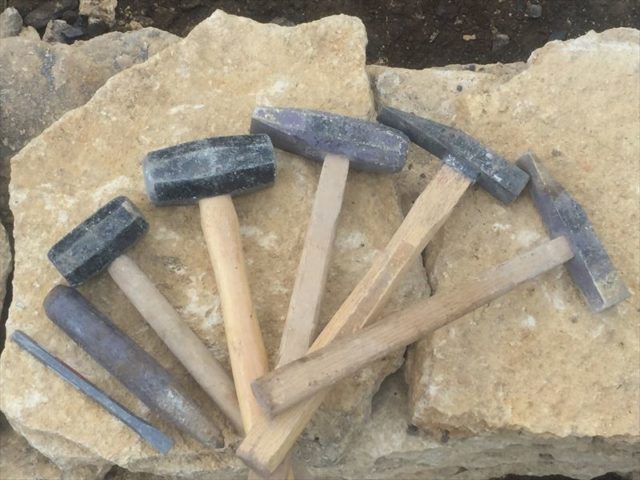 石積みに使用する職人の道具