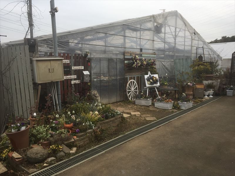 植物を一年中管理できる温室