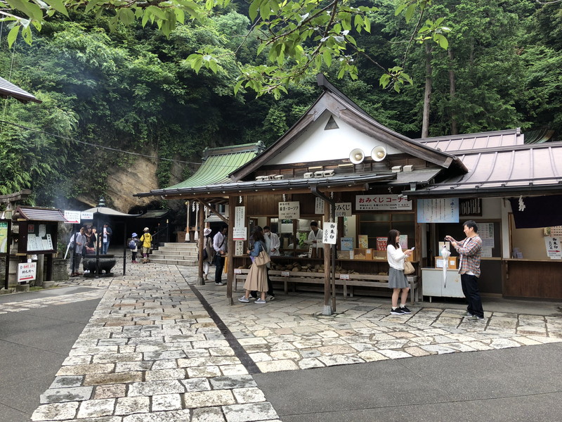 意外と広い場所にある鎌倉銭洗弁天