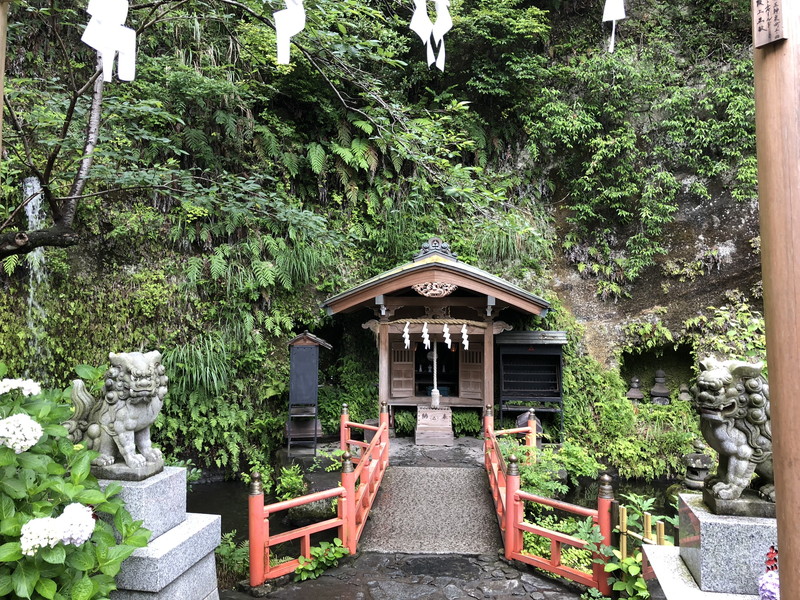 鎌倉銭洗弁天の奥宮