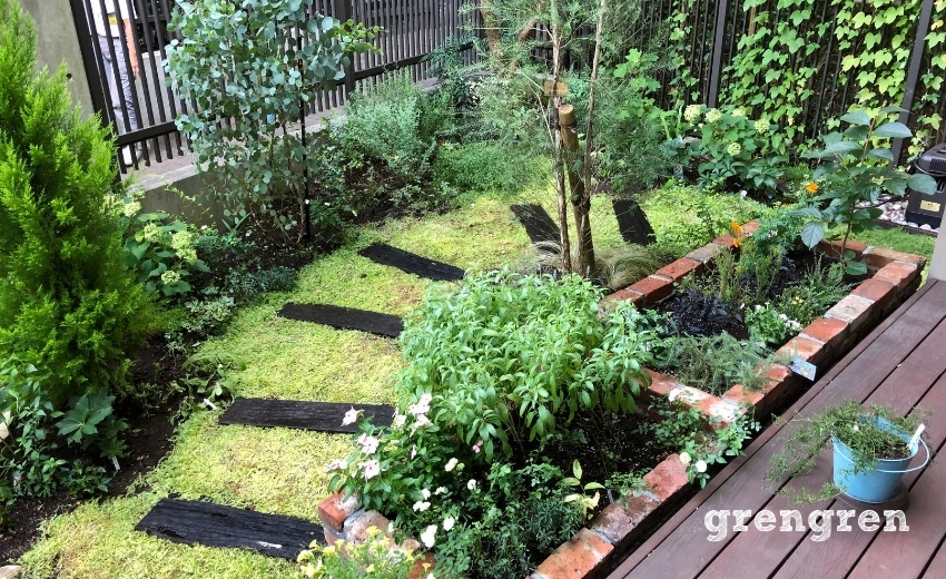 動画】植物を楽しむアンティーク花壇、枕木ステップがお庭の表情を豊かに！ | 造園会社 ぐりんぐりん