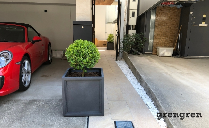 目黒区の住宅のエントランスにの植栽
