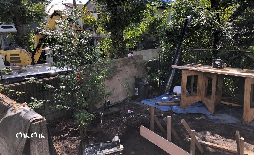 世田谷区のナチュラルなプライベートガーデンのお庭づくりのシンボルツリーのハイノキ