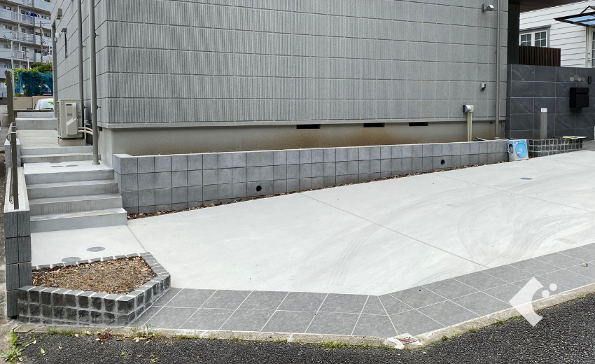 横浜市の新築住宅の植栽作業前全景